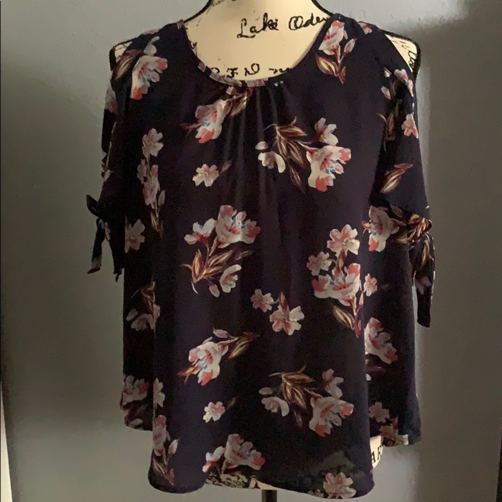 Sienna Sky Blouse With Flowers